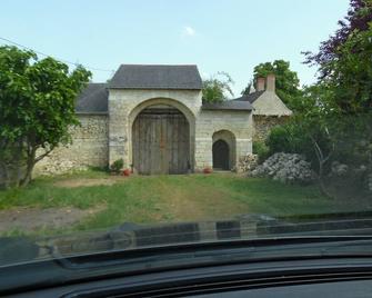 Gite Les Medievales - Les Ulmes - Edificio