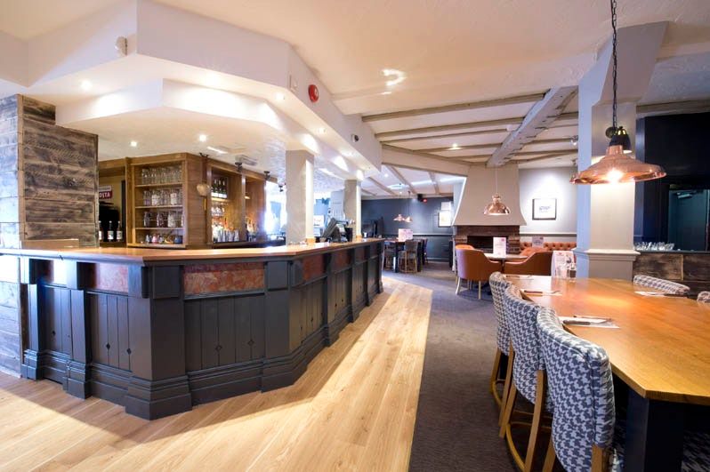 بريميير إن مانتشيست،ار، آن ياهون ارك