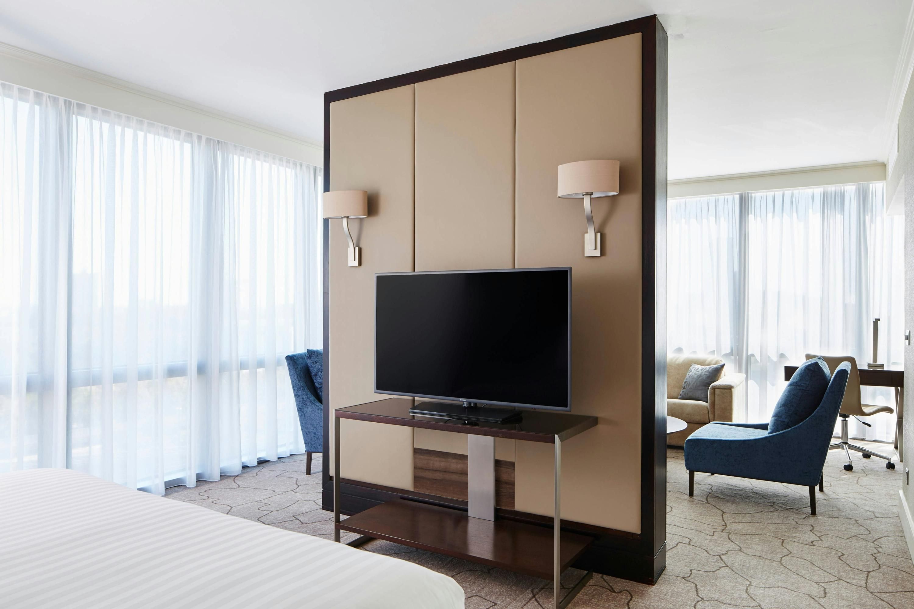 London Marriott Hotel Canary Wharf from $190. London Hotel Deals