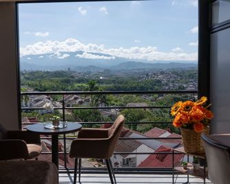 Epic Suites x Ahead - Pereira - Balcón