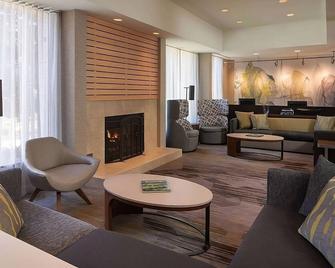 Close to Downtown San Francisco CA! Property w/ Onsite Self Parking & Starbucks - Pleasant Hill - Lounge