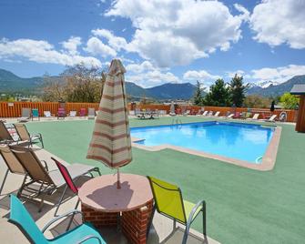 Murphy's Resort - אסטס פארק - בריכה