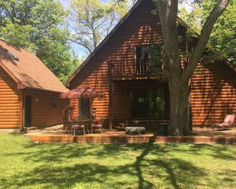 Beautiful New Modern Log Home! Catawba Island Oh 1mile To Miller Ferry -Islands. - Port Clinton - Patio
