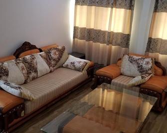 Ragaray Executive Suites - Ogbomosho - Living room