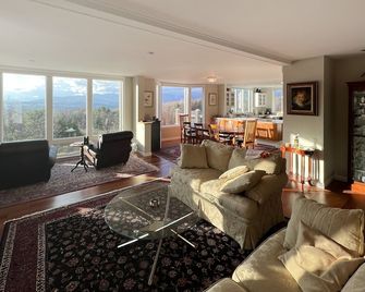 Green Mountain Manor - واتربوري (فيرمونت) - غرفة معيشة