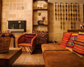 Hotel Mansion del Valle - סן קריסטובל דה לס קאסאס - סלון