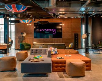 Moxy London Heathrow Airport - Hounslow - Lobi