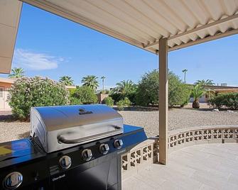 Remodeled retreat in golf community Sun City! - Sun City - Balcón