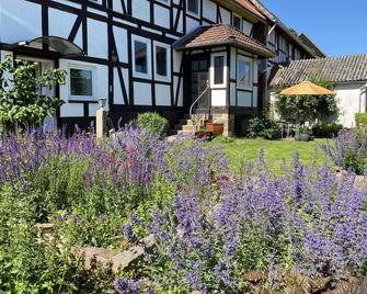 Landhaus Wahmbeck - double room / single room incl. breakfast Breakfast directly on the Weser cycle path - Bodenfelde - Outdoors view