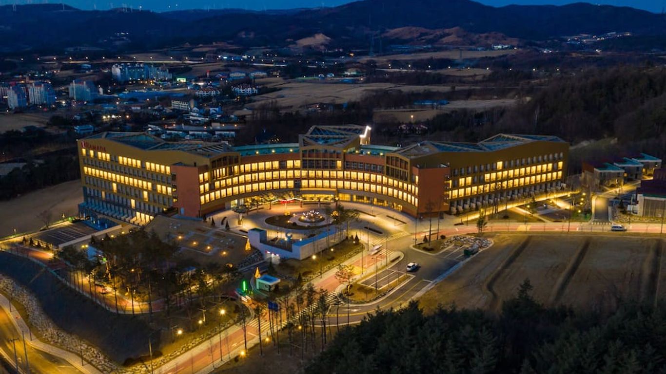 Ramada Hotel & Suites by Wyndham Gangwon Pyeongchang