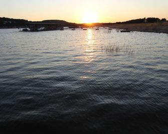 The Shores at Lake Travis - Lago Vista - Außenansicht