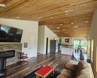 Quiet Acres Getaway - also called Rancho 1- Canton - Canton - Obývací pokoj