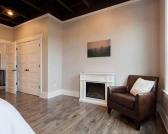 Luxury Fireplace Suite in a Modern Loft in Wine Country - Dundee - Living room