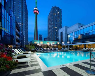Radisson Blu Toronto Downtown - Toronto - Piscina