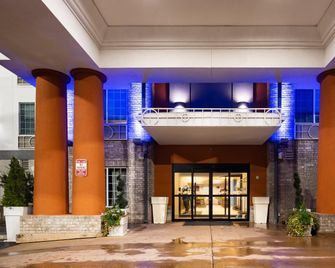 Holiday Inn Express & Suites Evanston By IHG - Evanston - Budova