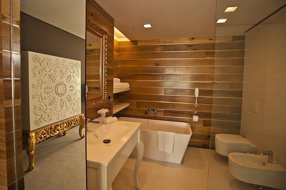 Graffit Gallery Design Hotel - וארנה - חדר רחצה