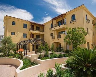 Ventura Downtown Art Loft Style Condo - Ventura - Building