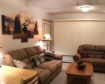 Cozy 2 BR Mountain View - walk to resort - Big Sky - Sala de estar