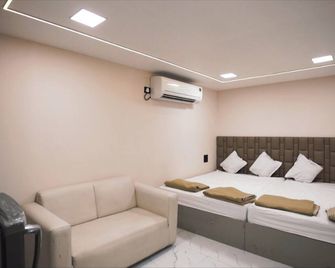 Grand Celebration Resort - Neral - Habitación