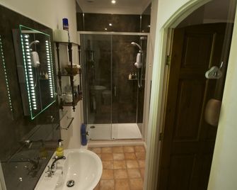 Lea House Bed And Breakfast - Ross-on-Wye - Bathroom