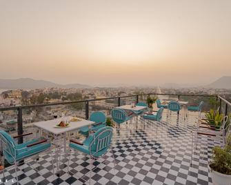 Zostel Udaipur - Udaipur - Balcony