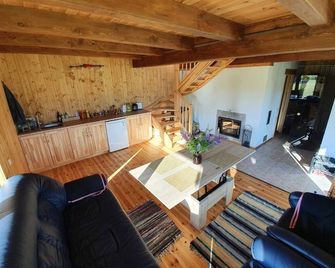 UpeNes - perfect place for your vacations - Mārciena - Sala de estar