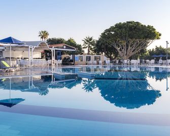 Atlantis Hotel - קוס - בריכה