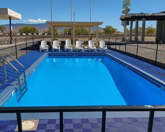 Big Chief Motel - Battle Mountain - Piscina