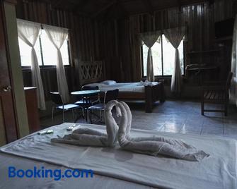 Hotel Rancho Las Cabañas - Guápiles - Bedroom