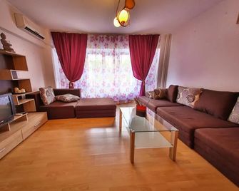 Dream Residence 64 - Bucharest - Living room