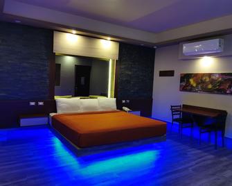 هوتل بلاثا أرتياجا - مونترّي - غرفة نوم