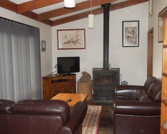 mount charmal cottage. - Clare - Obývací pokoj