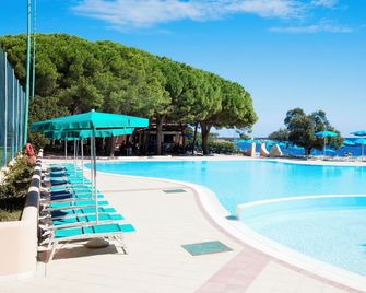 Club Hotel Marina Seada Beach - Budoni - Pool