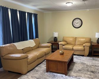 Cozy 2 bedroom & 1 bath spacious duplex in Quiet Neighbor - Douglas - Obývací pokoj