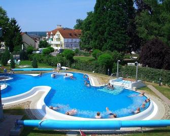 Schlößmann - Bad König - Pool