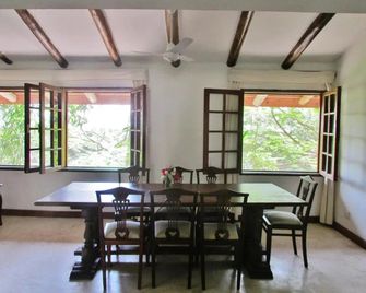 White Elephant Sea Lodge - Malindi - Comedor