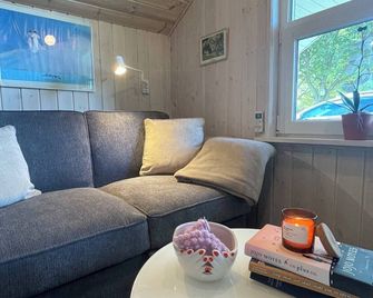 Cozy Holiday Cabin Near Grindsted - Grindsted - Wohnzimmer
