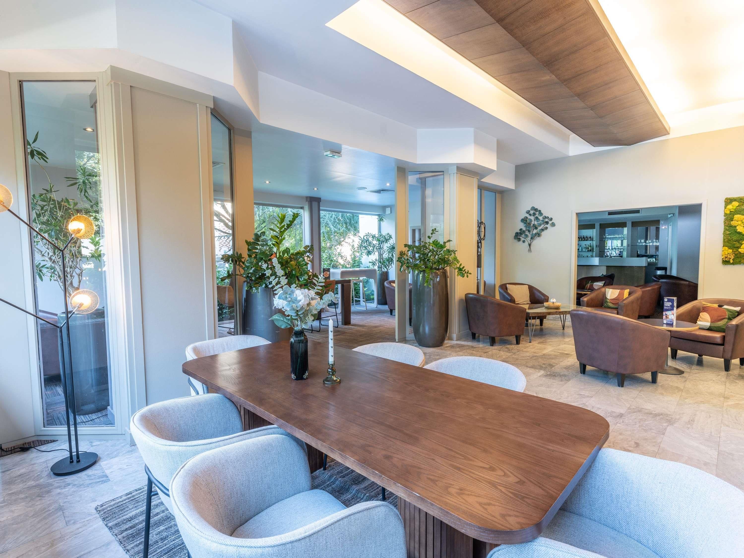 Hôtel Mercure Besançon Parc Micaud - בזאנסו - בניין