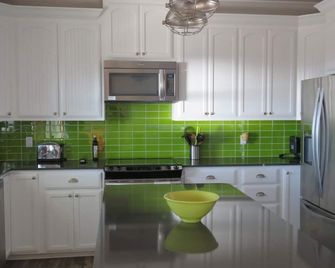 On The Beach Best Views On The Island. Constructed in 2015 - Grand Isle - Cocina