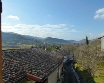 Gite in RDC, in authentic village, in Cathar country near Montségur. - Bélesta
