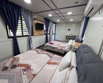 OYO 89873 Nurbayu Chalet - Kuantan