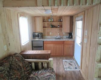 Michael Dee's Motel - East Durham - Cocina