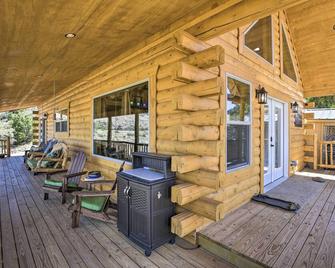 Rio Grande National Forest Cabin: Views & Hot Tub - Del Norte - Patio