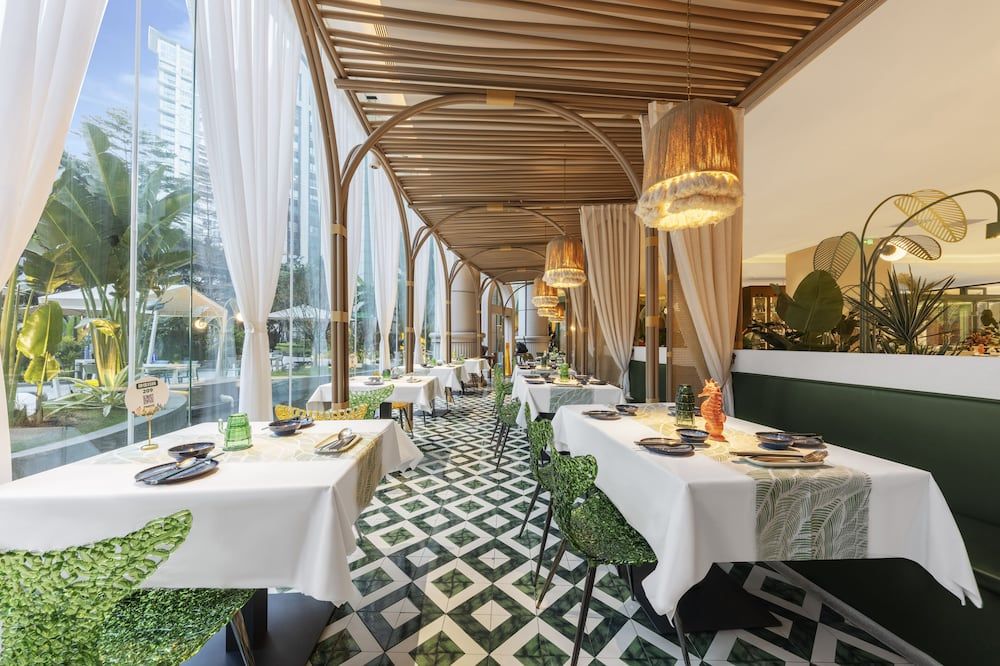 Vanburgh Hotel - Free shuttle bus transfer during Canton Fair