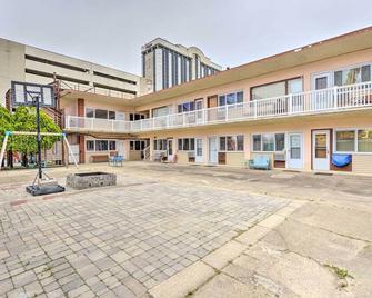 Atlantic City Studio with Beach Access On-Site! - اتلانتيك سيتي - مبنى