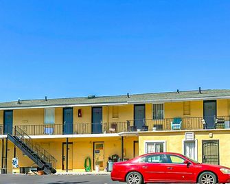 OYO Hotel Jonesboro Near Atlanta Airport - Jonesboro - Gebouw