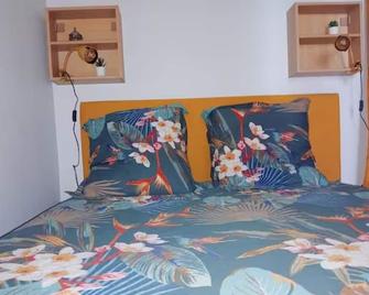 Appartement tout confort à proximité du centre - Bagnères-de-Bigorre - Bedroom