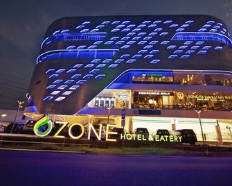 Ozone Hotel Pantai Indah Kapuk - Jakarta - Building