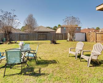 Suburban Home in Magnolia w/ Fenced Yard - Magnolia - Patio