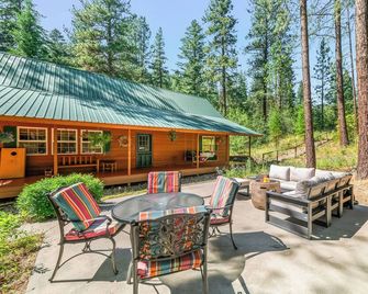 Bjork Creek Cabin - Leavenworth - Patio